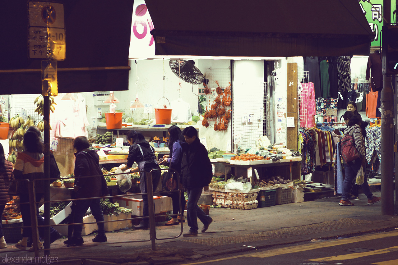 Foto von Straßenmarkt mit Lebensmitteln in Hong Kong